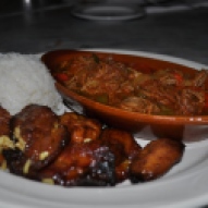 Shredded Beef with White Rice and Sweet Plantains